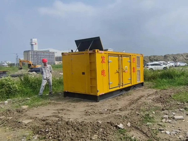 噶尔200KW柴油发电机机组每小时的油耗量受哪些因素影响？